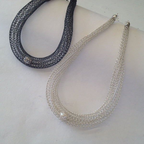Pearl in Mesh