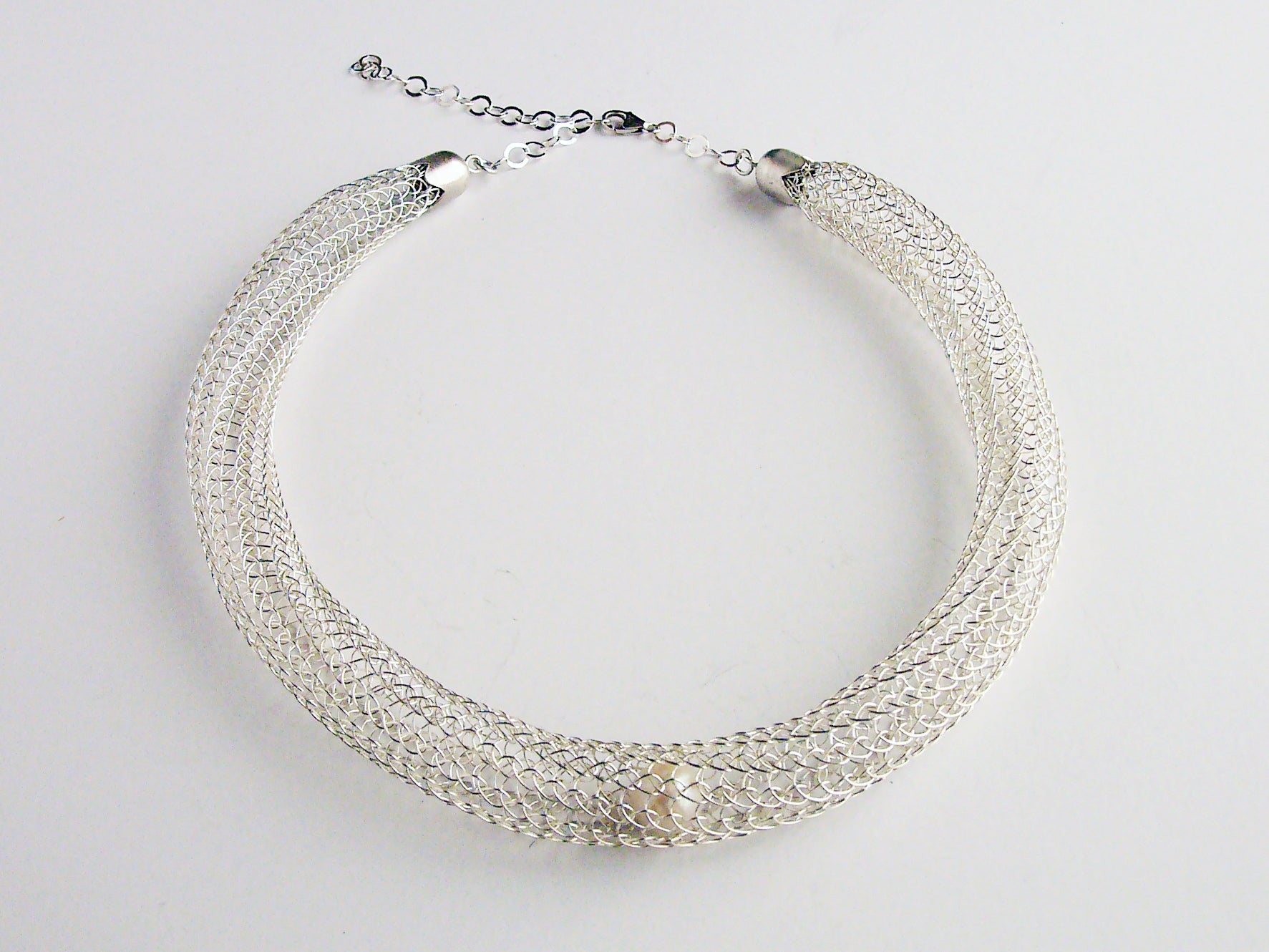 Pearl in Mesh