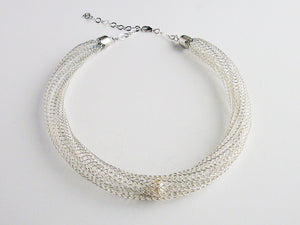 Pearl in Mesh